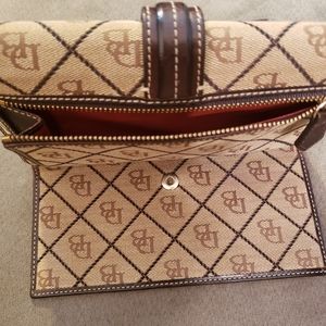 Dooney & Bourke wallet